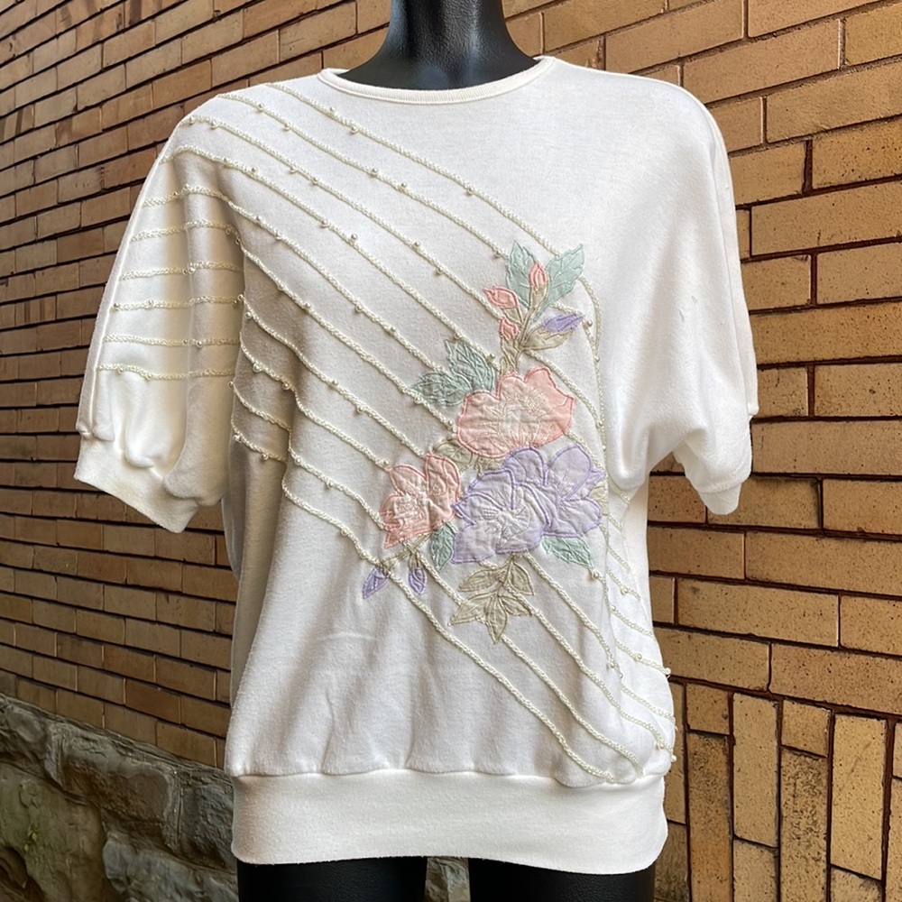 Vintage Koret floral pearl Short Sleeve Sweater sweatshirt Size Medium